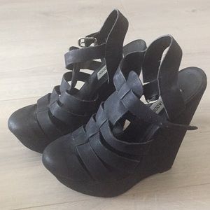 Steve Madden Black Wedges